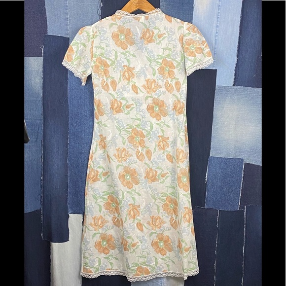 Vintage Night Gown w/Lace & Floral Pleated Sleeves - Picture 6 of 7